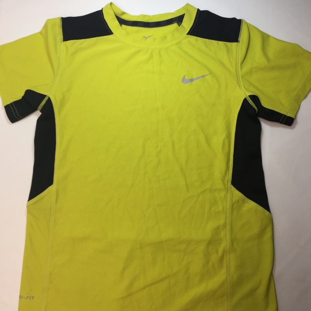 Medium Nike dri-fit yellow running shirt mesh